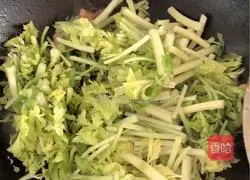 Illustration of how to make fried pork belly with parsley 5