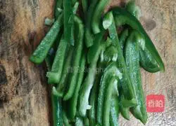 Illustration of how to make fried squid with green pepper 1