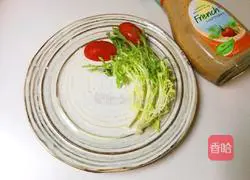  Illustration of pan-fried sweet chicken breasts with French salad dressing 4