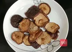 Illustration of how to cook chicken legs with mushrooms and potatoes 2