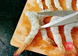 Illustration of how to fry vannamei shrimp 4