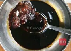 Illustration of how to make chicken wings in pot 2