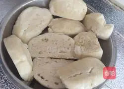 Illustration of how to steam pork in rice cooker 2