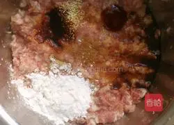 Illustration of how to eat shrimp 3