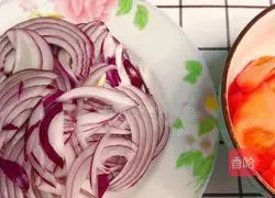 Illustration of how to make a lazy version of pig trotters stewed with soybeans without using a drop of oil or water 5