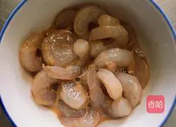 Illustration of how to make shrimp sandwich 3