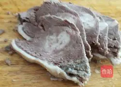 Illustration of Hui people's method of making chest flattened with pot 2