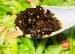 Illustration of how to make spicy stir-fried snow peas with mushroom sauce 11