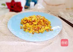 Illustration of how to make scrambled eggs with peanuts and pine nuts 8
