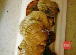 Illustration of how to make steamed scallops with garlic vermicelli 2