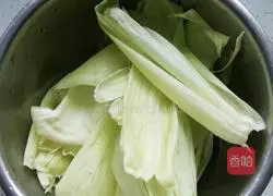 Illustration of how to make corn steeped buns 2