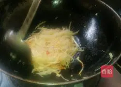 Illustration of how to make spicy and sour potato shreds 8