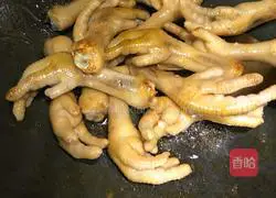 Illustration of braised chicken feet 8