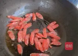 Fried snow peas with sausage Practice illustration 4