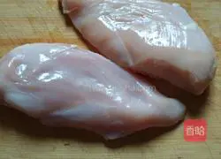 Illustration of how to make crispy chicken tenders 1