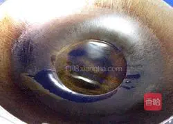 Illustration of how to cook pork with tiger skin eggs 4