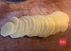 How to make steamed potatoes with sausage 1