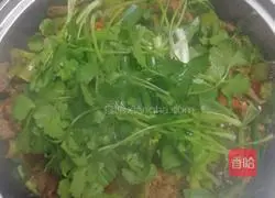 Illustration of how to make green vegetable and beef dry pot 5