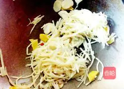 Illustration of how to make chicken with clear soup and sour bamboo shoots 7