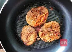 Illustration of how to make pan-fried beef slices 4