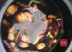 Illustration of braised pig's feet with mushrooms and peanuts 14