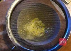 Illustration of how to make colorful steamed eggs 3