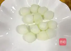 Illustration of how to make shrimp stewed winter melon balls 2