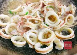 Illustration of how to make spicy fried squid 5