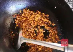 Illustration of how to make spinach in sauce 5