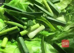 Stir-fried hand-shred cabbage Macau Illustration of how to make roast pork 6