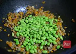 Illustration of how to stir-fry edamame with minced meat 7