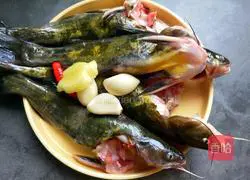 Illustration of braised yellow catfish 2