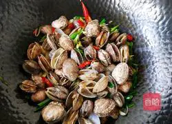 Illustration of home-style fried clams 11