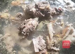 Illustration of how to make spicy beer duck 4