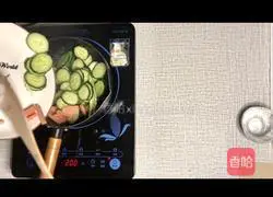 Qiye Food Notes/Illustration of how to make cucumber and fried ham 2