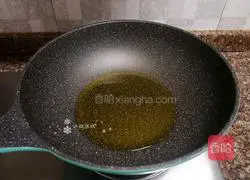 Illustration of how to make ginger-fried duck shreds 5