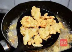 Illustration of how to make short crispy pork 8