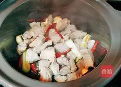 Illustration of braised beef brisket with braised radish 5