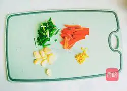 Illustration of braised pork ribs with small potatoes 2