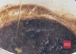 Illustration of how to make steamed pork ribs with black bean sauce 17