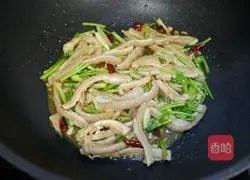 Illustration of making fried tripe with coriander 10