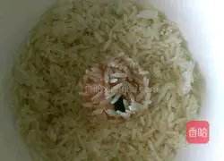 Illustration of how to make fragrant rice and pearl meatballs 7