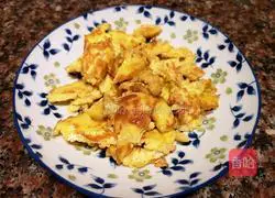 Illustration of how to make spinach, fungus and scrambled eggs 8