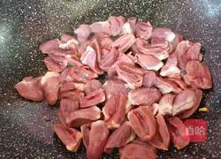 Illustration of how to make fried duck hearts with pickled vegetables 5