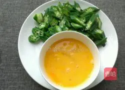 Illustration of how to make scrambled eggs with okra 2