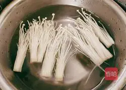 Illustration of how to make steamed minced meat with broccoli 3