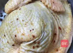 Illustration of how to make salt-baked chicken 1