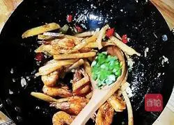 Cantonese style potato-based shrimp recipe 15