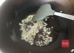 Illustration of how to make sweet and sour colored pepper meat slices 6