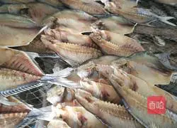 Illustration of how to make steamed dried golden pomfret 1